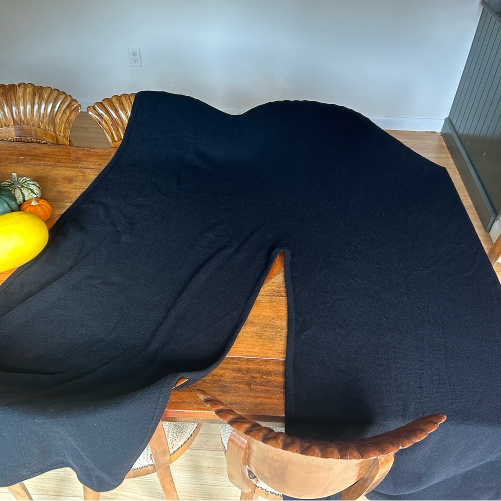 Elegant Large 100% Cashmere Black Shall Wrap